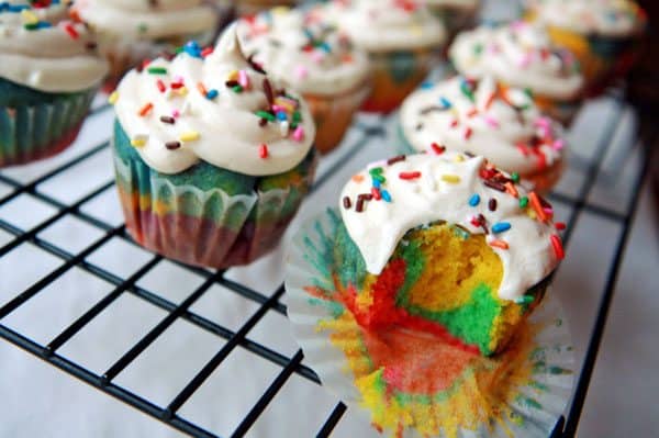 rainbow-cupcakes
