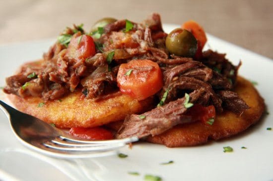 Ropa Vieja con Arepas