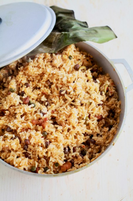 Arroz con Gandules (Rice & Pigeon Peas) | TheNoshery.com - @thenoshery
