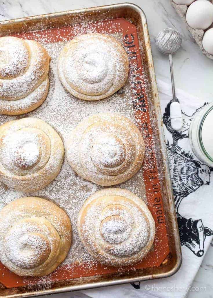 Mallorca Bread: Soft Puerto Rican Sweet Bread Rolls