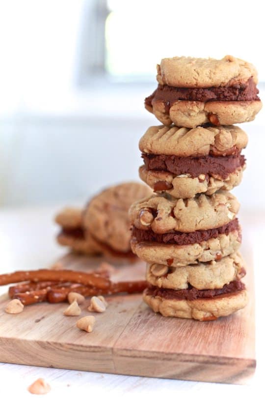 Peanut Butter & Pretzel Cookies with Chocolate Ganache | Peanut butter  sandwich cookies with pretzel pieces and chocolate ganache. | TheNoshery.com - @thenoshery