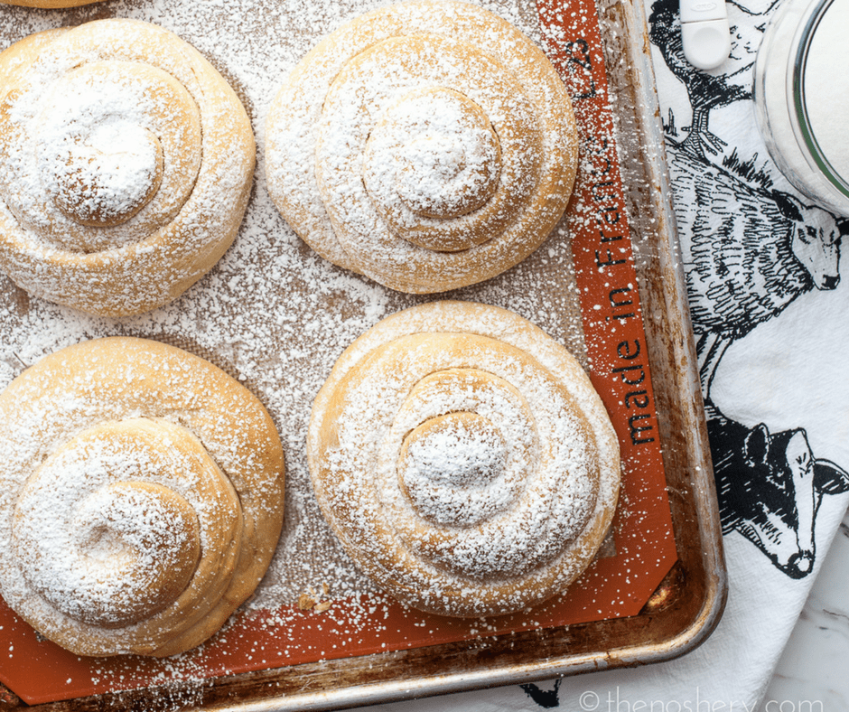 Mallorca Bread: Puerto Rican Sweet Bread Rolls (Pan De Mallorca)