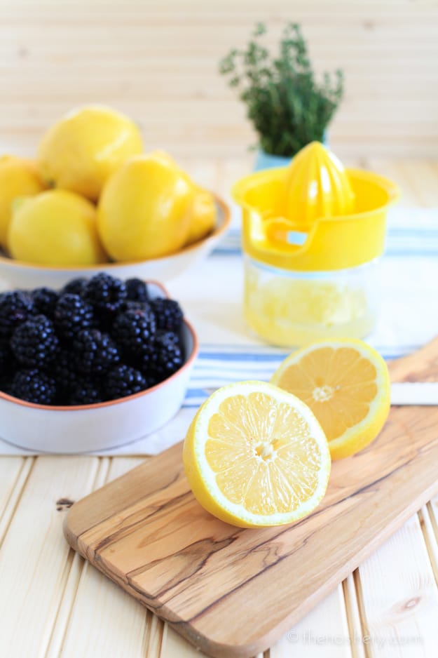 Blackberry Thyme & Vanilla Lemonade | TheNoshery.com - @TheNoshery