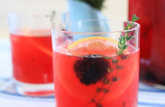 Blackberry Thyme & Vanilla Lemonade | TheNoshery.com - @TheNoshery