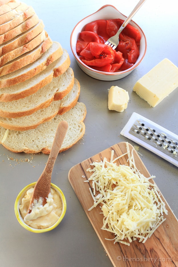 Perfectly Crispy Pimento Grilled Cheese - TheNoshery.com 