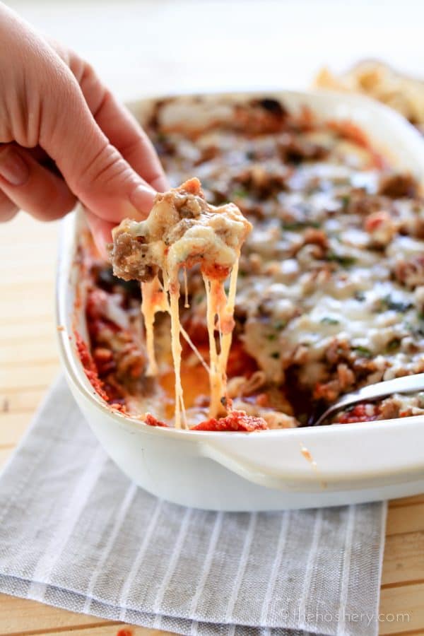 Baked Lasagna Dip {VIDEO} | TheNoshery.com