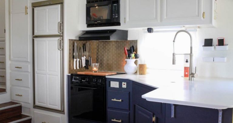 Tiny House Living: Camper Remodel |TheNoshery.com #dreamsmallproject