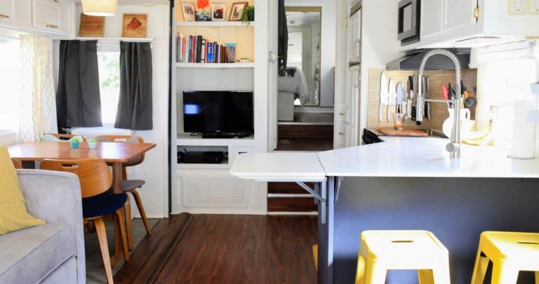 Tiny House Living: Camper Remodel |TheNoshery.com #dreamsmallproject