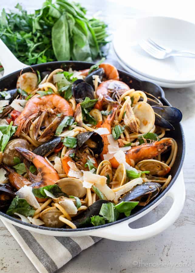 Seafood Pasta (Pasta di Frutti di Mare) | The Noshery