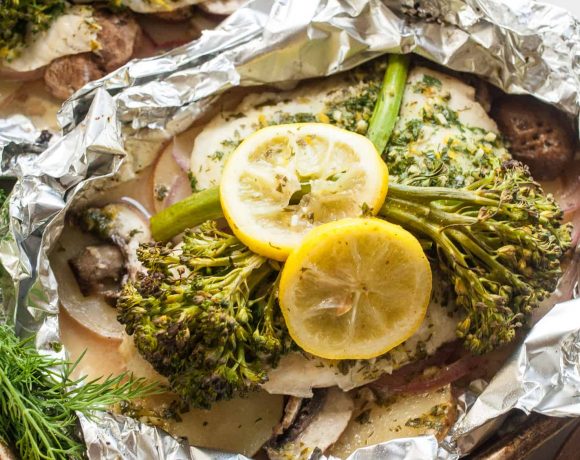 Herbed Tilapia and Vegetable Foil Packets | The Noshery