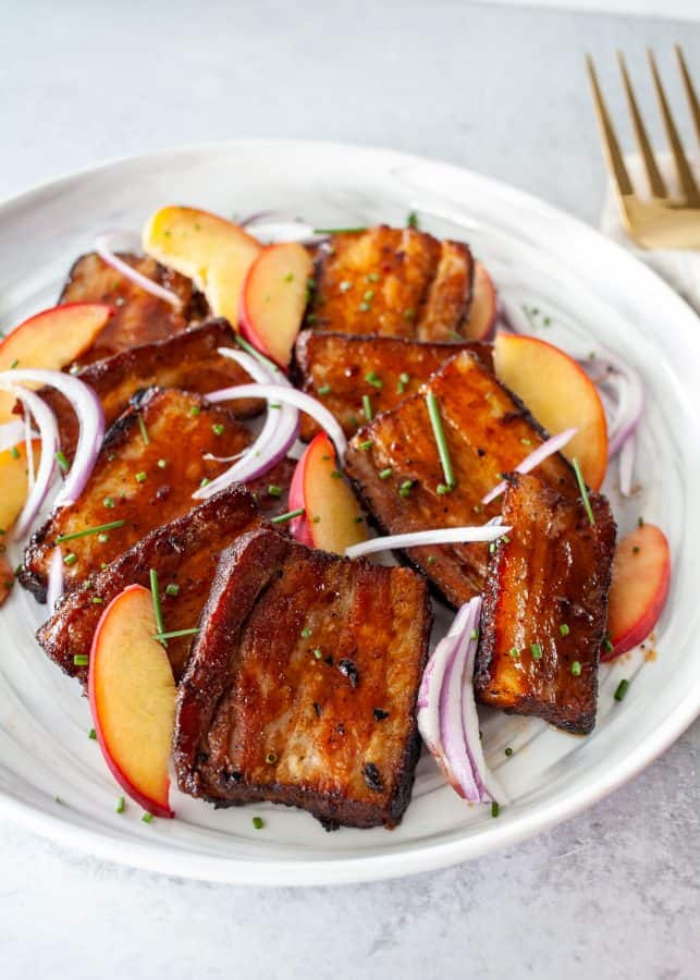 BBQ Sous Vide Pork Belly with Pickled Peaches | The Noshery