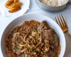Bistec Encebollado (Puerto Rican Steak and Onions) | The Noshery